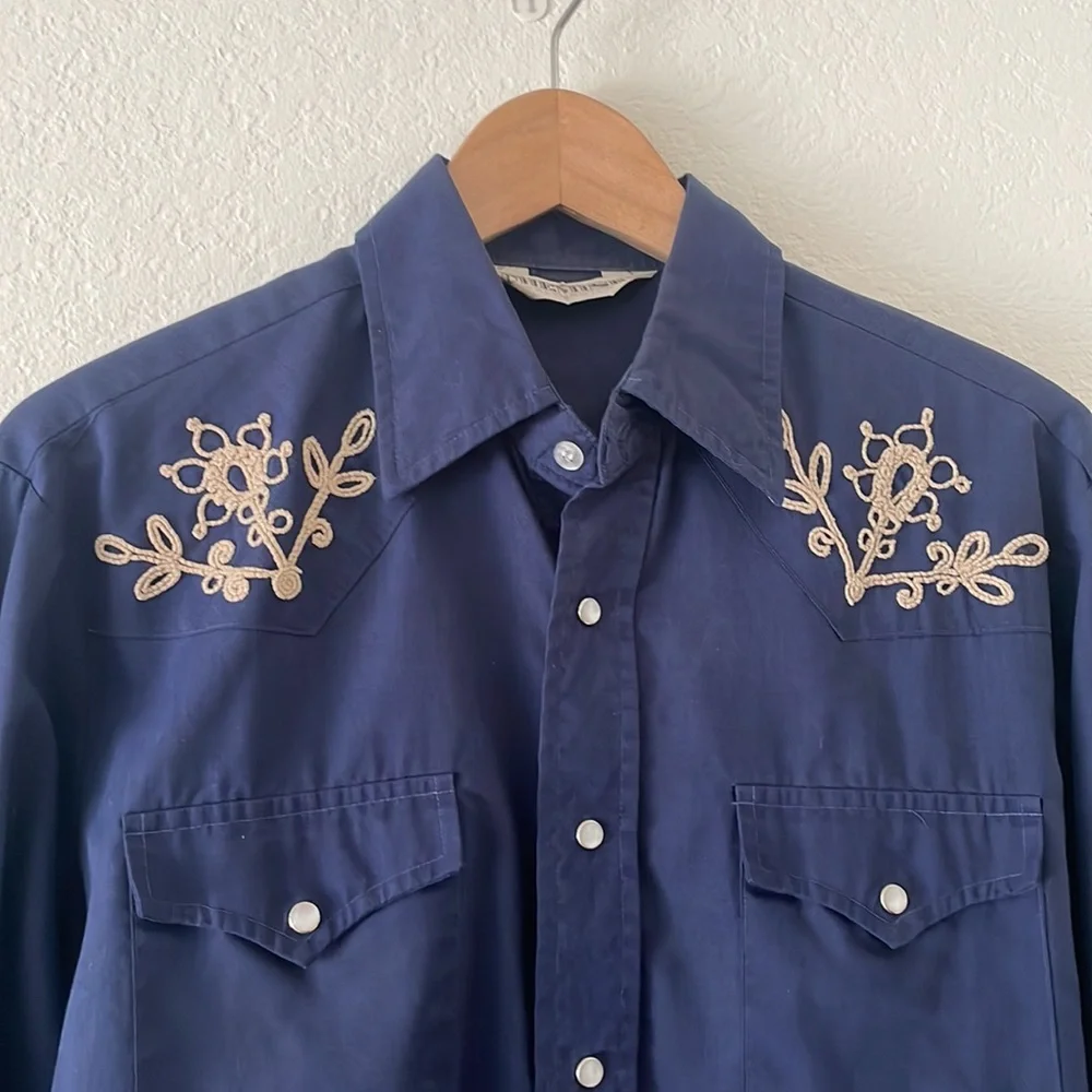 Chemise by Kennington embroidered rodeo button down - Picture 2 of 8